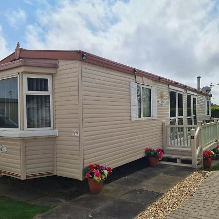 6 Berth On Seaview Hotel Ingoldmells Bagian luar foto