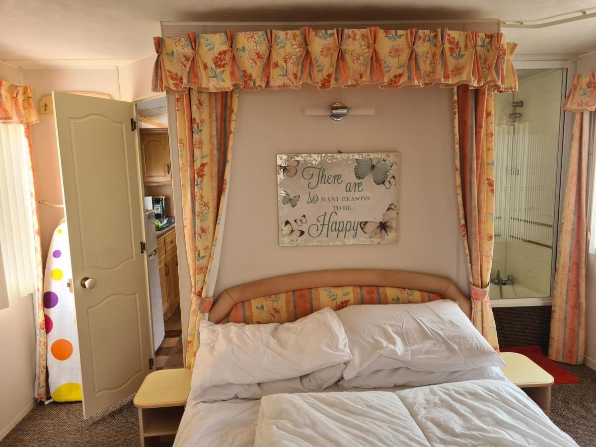6 Berth On Seaview Hotel Ingoldmells Bagian luar foto